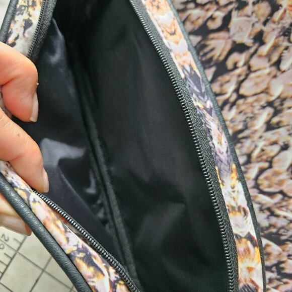 Nicole Miller 2 Bag Cosmetic Toiletry Set Black w Snake Skin NY8015 New W Tag - Picture 9 of 11